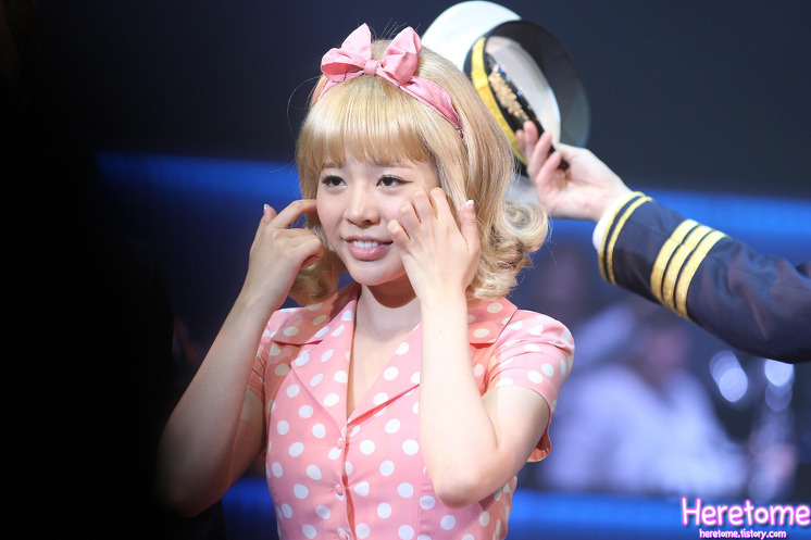 [OTHER][12-06-2012]Selca mới nhất của Sunny và Park Kwang Hyun tại hậu trường "Catch Me If You Can"  - Page 12 1917D0394FAFBCBA304856
