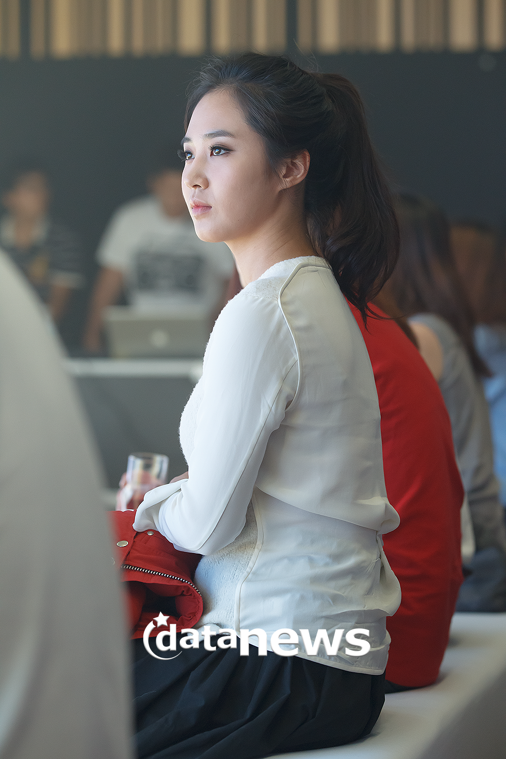 [PIC][30-08-2013]Yuri xuất hiện tại sự kiện khai trương cửa hàng "MOOSE KNUCKLES" vào chiều nay 21221A5052213D771B6E53