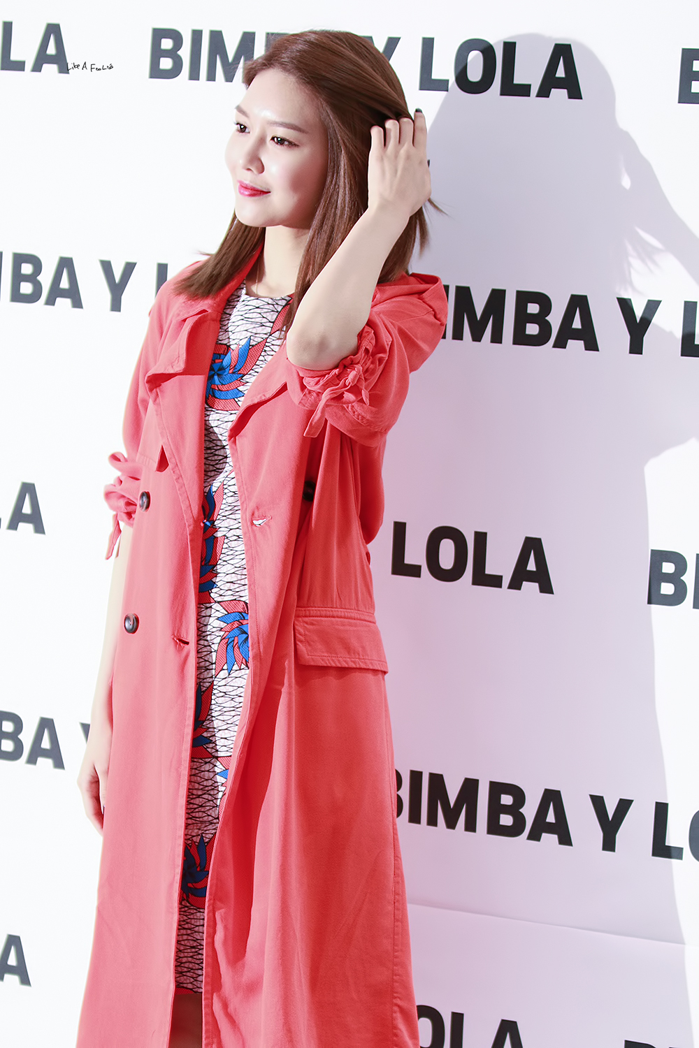 [PIC][14-04-2017]SooYoung tham dự buổi Fansign thứ 2 cho thương hiệu "BIMBA Y LOLA" vào trưa nay - Page 2 2169393B58F0A7181B34CC