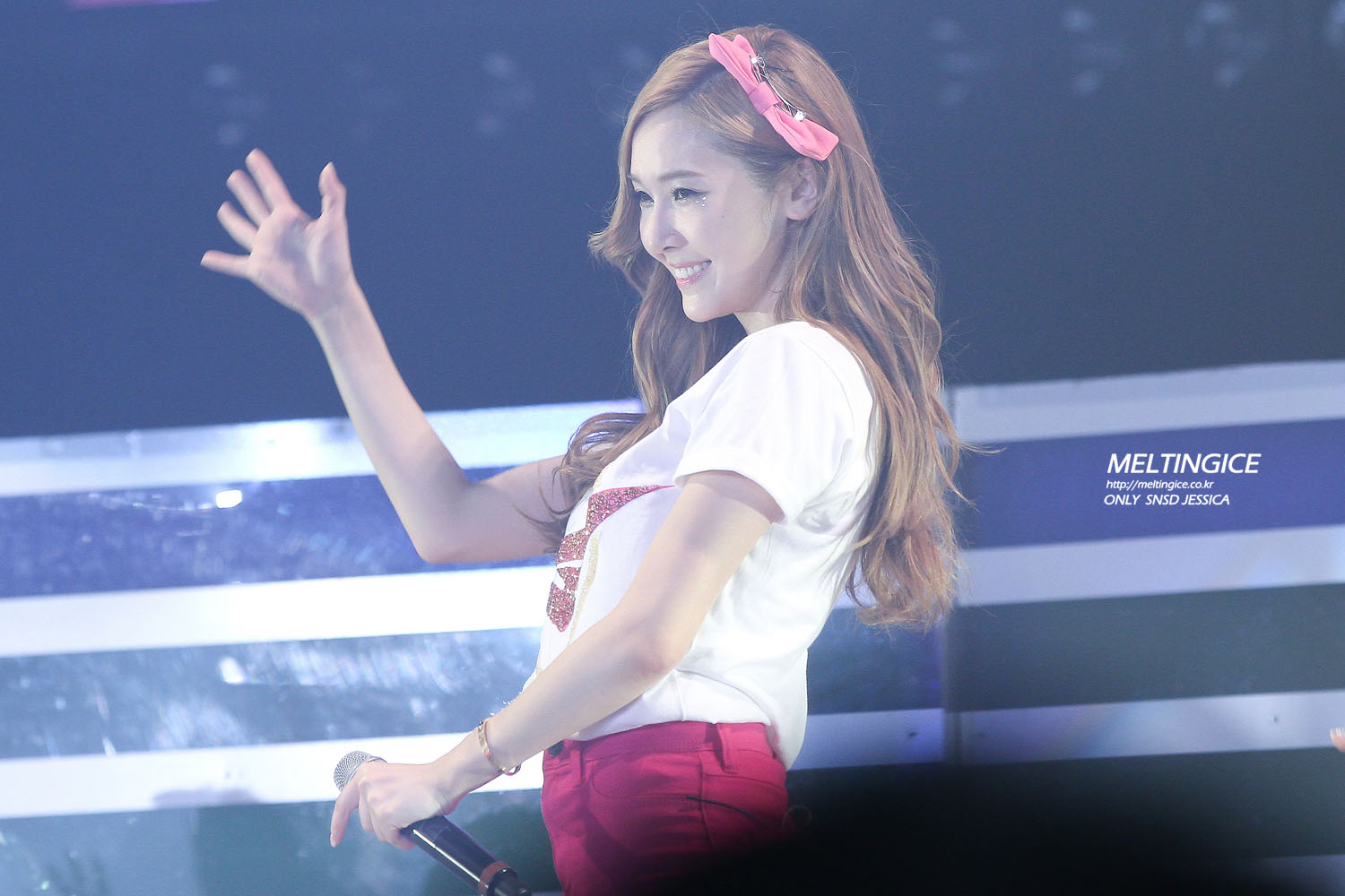 [PIC][08/09-06-2013]Hình ảnh mới nhất từ "2013 Girls' Generation's World Tour – Girls & Peace" tại Seoul, Hàn Quốc trong 2 ngày của SNSD + Selca từ hậu trường Concert của các thành viên và nhiều nghệ sĩ khác - Page 7 2265194251B5E043029306