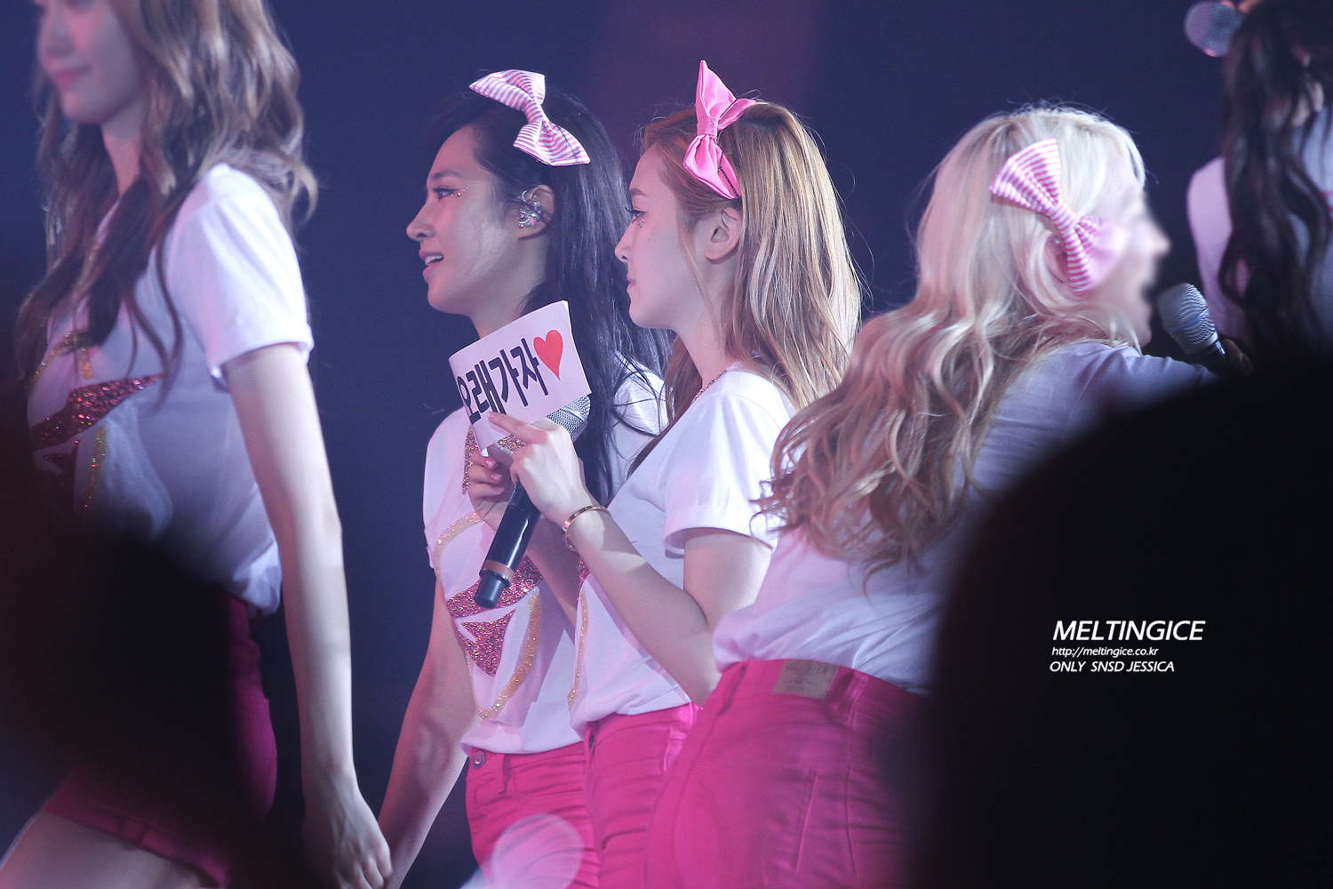 [PIC][08/09-06-2013]Hình ảnh mới nhất từ "2013 Girls' Generation's World Tour – Girls & Peace" tại Seoul, Hàn Quốc trong 2 ngày của SNSD + Selca từ hậu trường Concert của các thành viên và nhiều nghệ sĩ khác - Page 7 240BE84251B5E03D2D005D