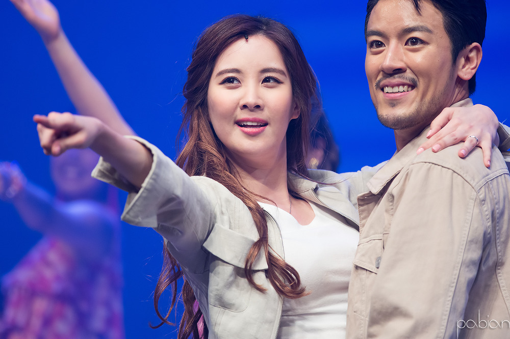 [OTHER][08-12-2015]SeoHyun tham dự vở nhạc kịch mới mang tên "Mamma Mia!" - Page 4 250D513A56CE8DE52ECEE2