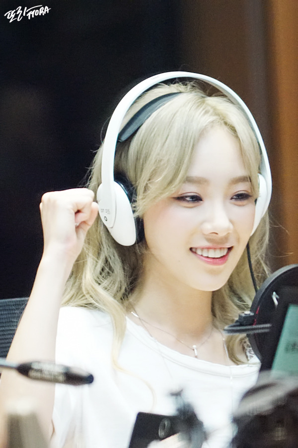 [OTHER][06-02-2015]Hình ảnh mới nhất từ DJ Sunny tại Radio MBC FM4U - "FM Date" - Page 31 252EEF4E5645C6281D3AB6