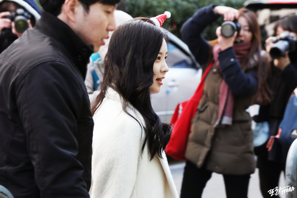 [PIC][26-12-2014]Hình ảnh mới nhất từ Đại nhạc hội cuối năm - "KBS Gayo Daechukjae 2014" của SNSD và MC YoonA vào tối nay - Page 2 2634F142549FEA4924C775