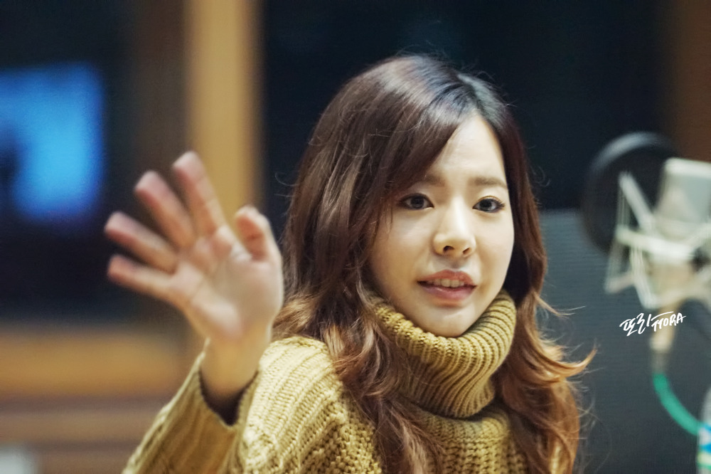 [OTHER][06-02-2015]Hình ảnh mới nhất từ DJ Sunny tại Radio MBC FM4U - "FM Date" - Page 30 2715DE475649BCD011CE7D