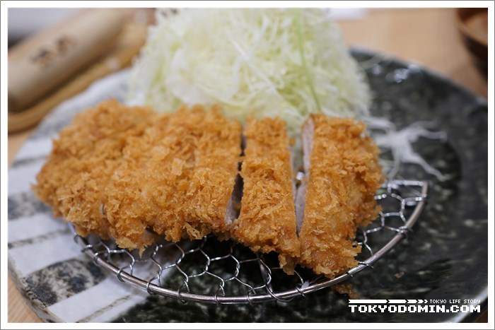 "카츠쿠라(名代とんかつ かつくら 京都三条)" 우에노역의 아트레점