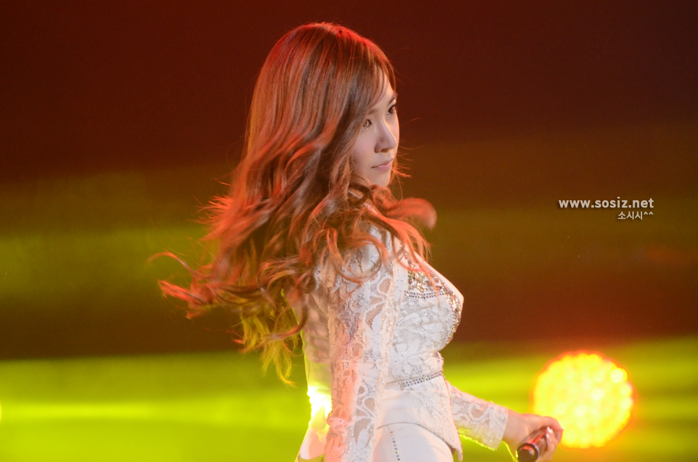 [PIC][21-10-2012]SNSD biểu diễn tại "GS&Concert" vào tối nay - Page 2 020E403A5084190141DF2F