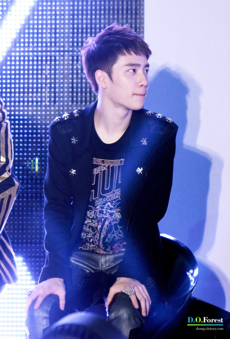 120602 D.O @ Genie Show 111FED474FCA766B1711EF