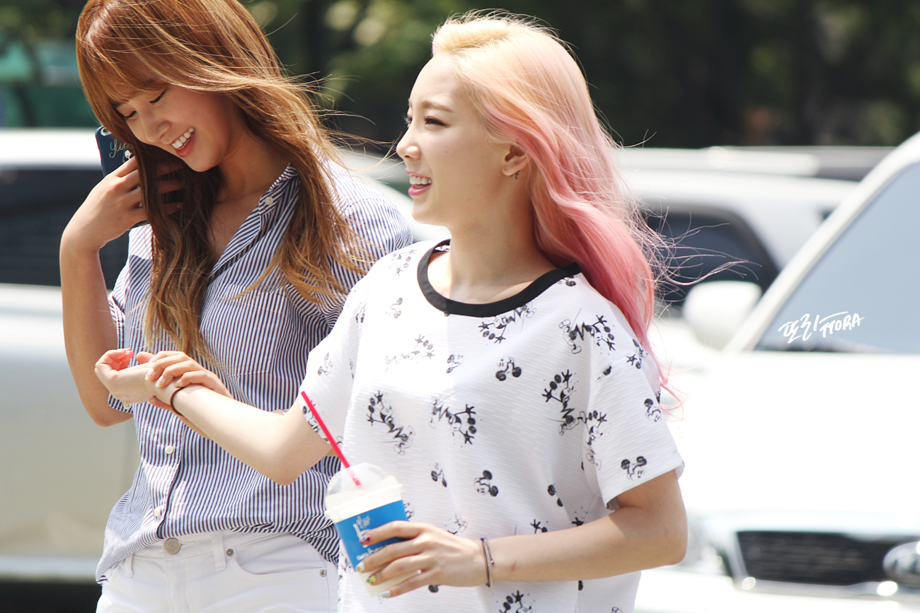 [PIC][14-07-2015]TaeYeon - Tiffany và Yuri xuất hiện tại "SBS Power FM 107.7MHz Cultwo Show" vào trưa nay 227C524B55A616A72F3CFB