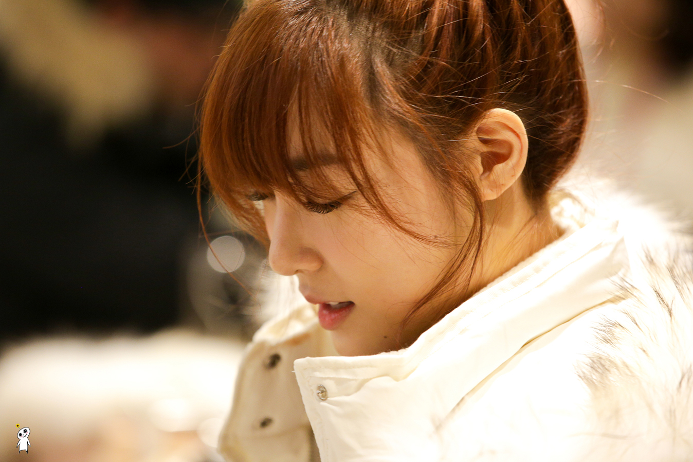 [PIC][28-11-2013]Tiffany ghé thăm cửa hàng "QUA" ở Hyundai Department Store vào trưa nay - Page 2 2363023D52980C880921A9