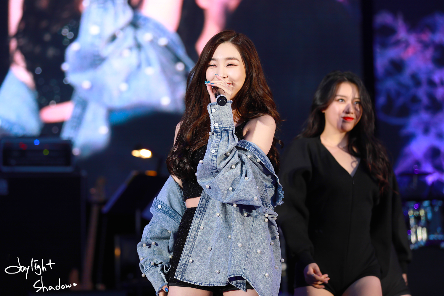 [PIC][21-04-2017]Tiffany khởi hành đi LA – Mỹ để tham dự "The 15th Korea Times Music Festival 2017" vào tối nay - Page 4 2465CB45593412780E6572
