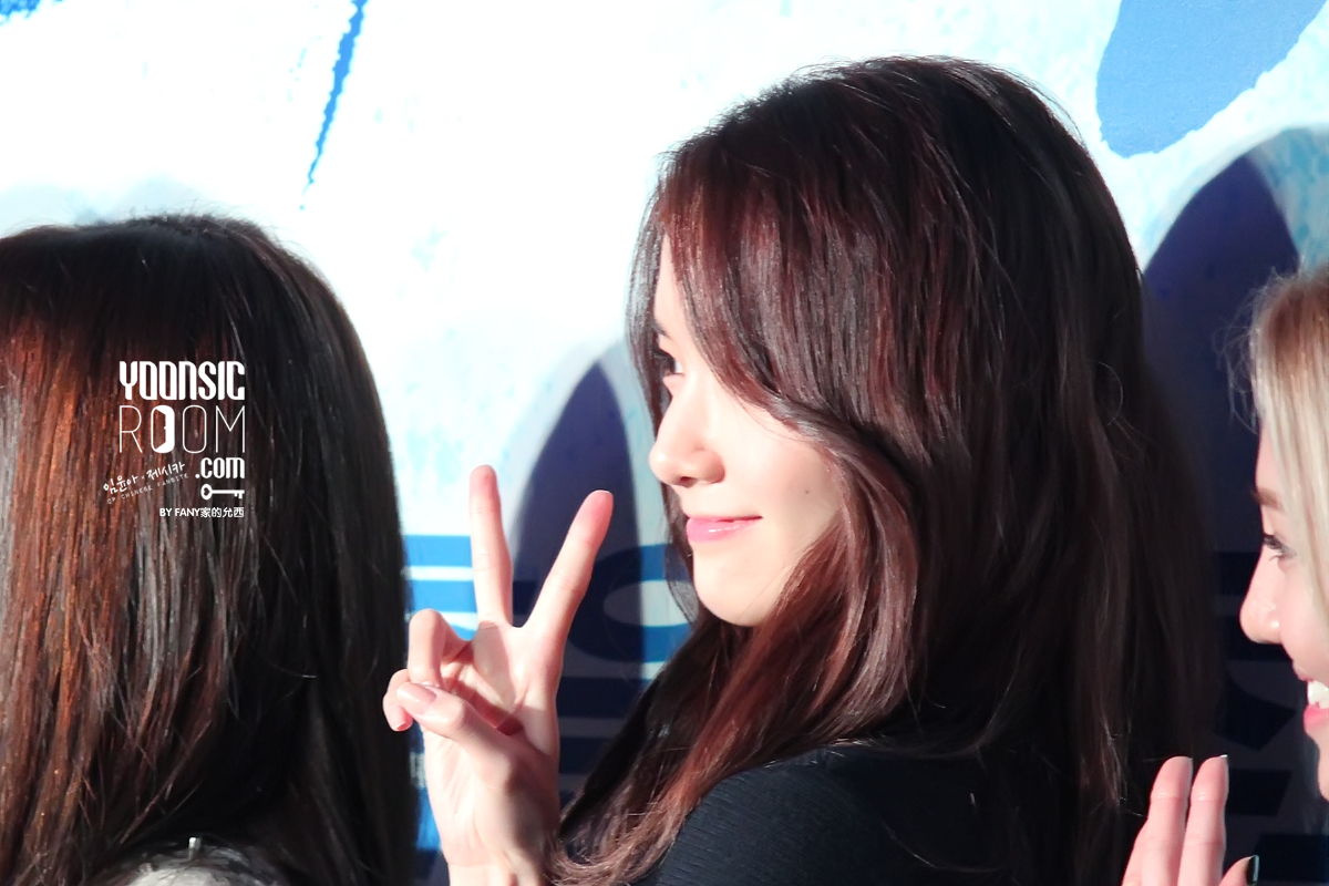 [PIC][25-10-2013]Yuri và dàn diễn viên "No Breathing" xuất hiện tại buổi công chiếu VIP vào tối nay + Tất cả các thành viên SNSD đến ủng hộ cho cô - Page 2 2568C33D526ADD270F9D03