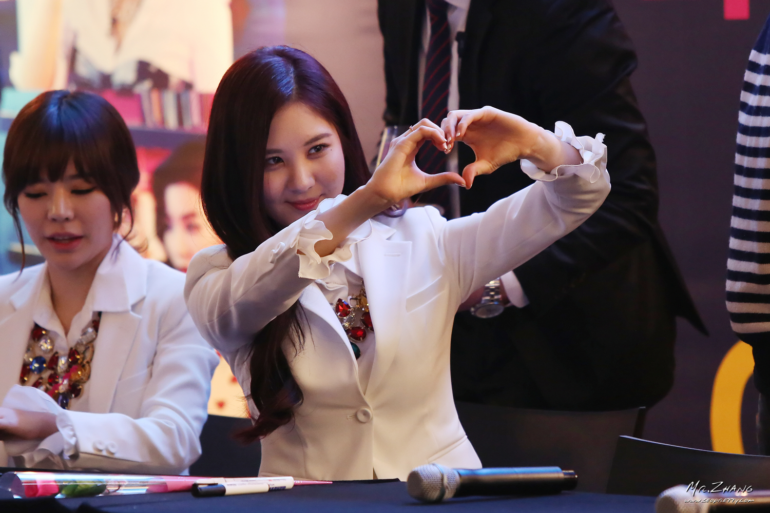 [PIC][14-03-2014]SNSD xuất hiện tại buổi fansign cho "Mr.Mr." vào tối nay  260A9248532328B11823D4